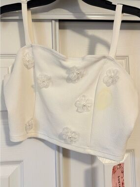 SHEIN White Floral Appliqué Cropped Tank Top with Pearl Centers